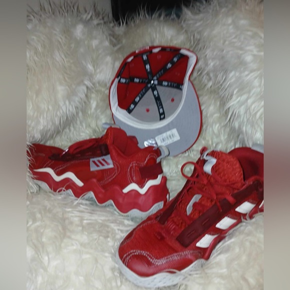 Adidas sneakers, size 11, and Cowboys hat size 6 3/4 - Picture 2 of 3